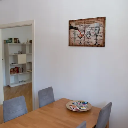Daire Beautiful Centre Apartment! Saraybosna